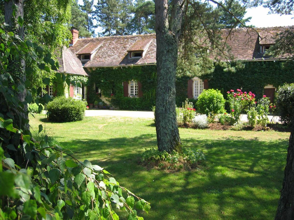 Le Canard Au Parapluie Rouge Bed and Breakfast Célon Exterior foto